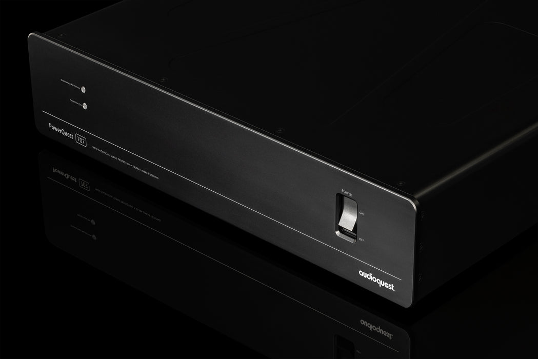 Audioquest PowerQuest PQ707 - Barre 12 prises-Correction 45AMP-PQ7152M