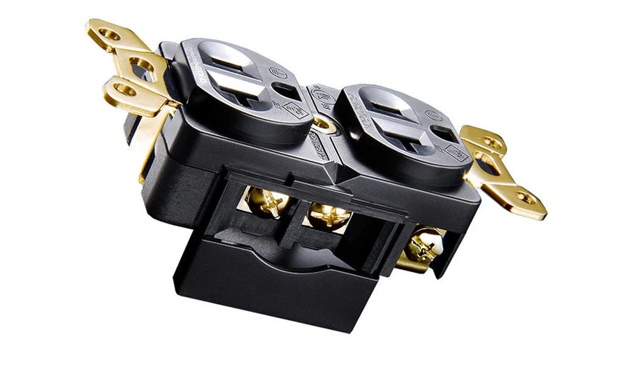 Furutech GTX-D (G) | Prise murale audiophile haut de gamme plaquée or 24k
