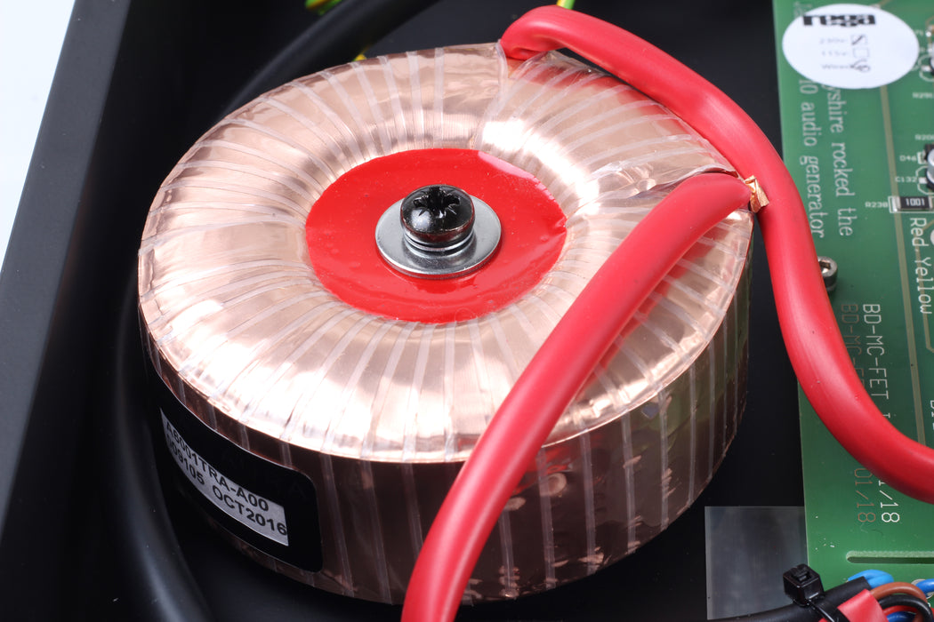 Rega Aura Référence MC – Préampli phono de référence à bobine mobile