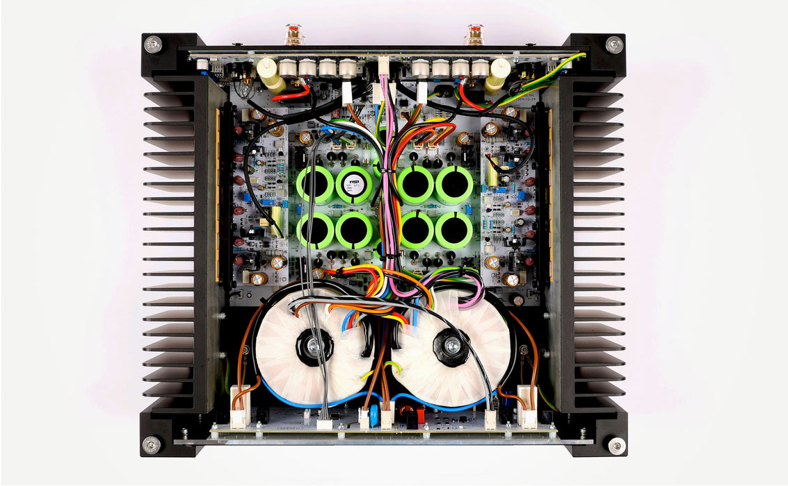 REGA Solis | Amplificateur de puissance  168Watts/Canal